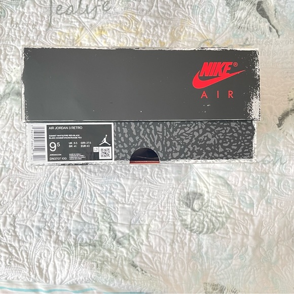 Air Jordan 3 Retro White Cement Reimagined Size 9.5 Men - Picture 3 of 10